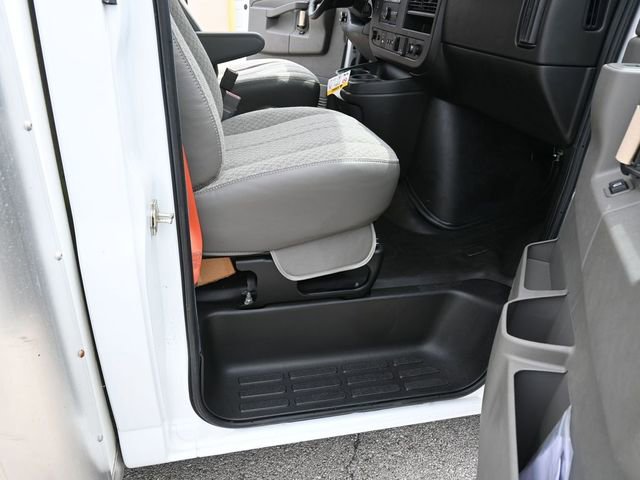 Used 2022 Chevrolet Express 3500 w/ Power Convenience Package image 19