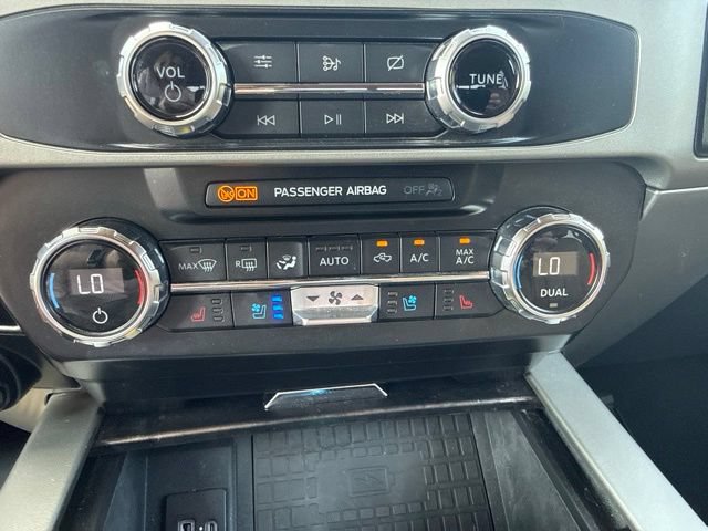 Used 2022 Ford F350 Lariat w/ Lariat Ultimate Package AWD/4WD image 21