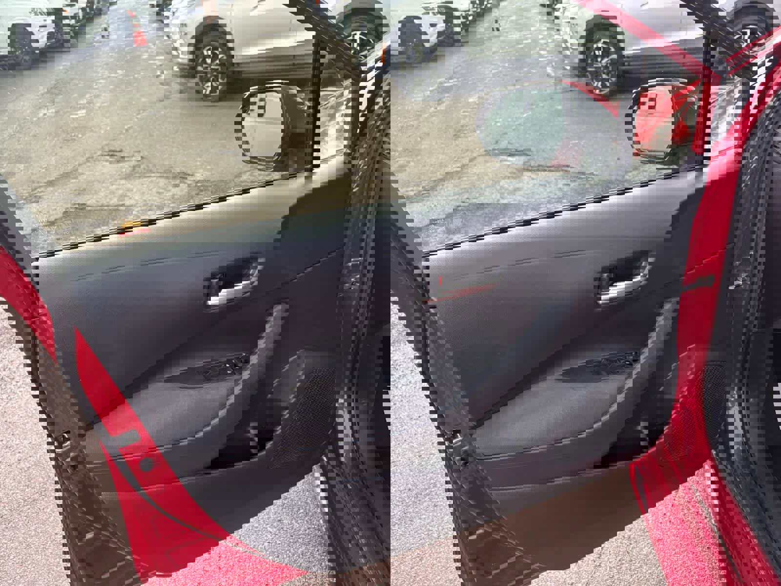 Used 2020 Toyota Corolla LE image 12