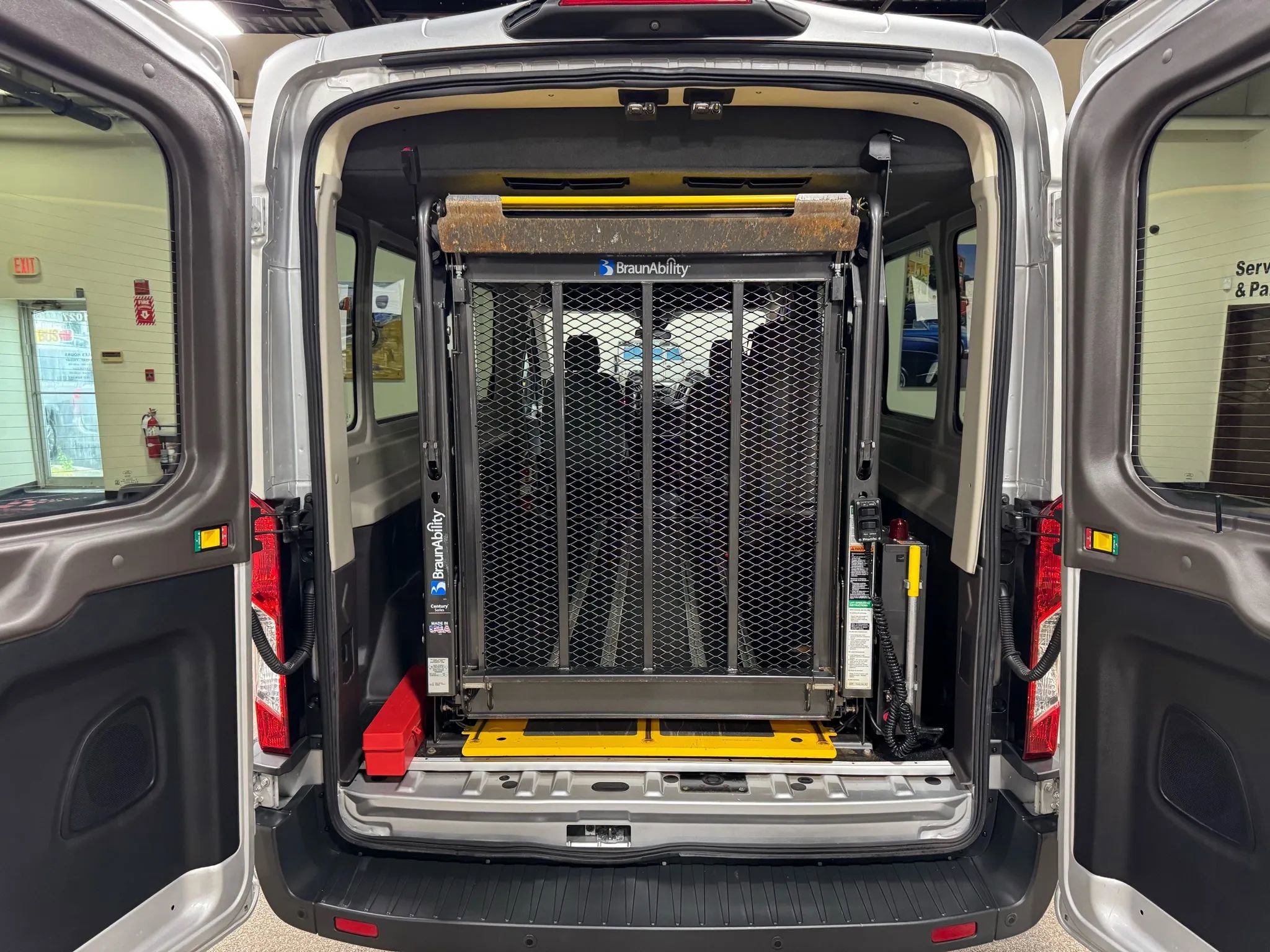 Used 2018 Ford Transit 250 148 Medium Roof image 29