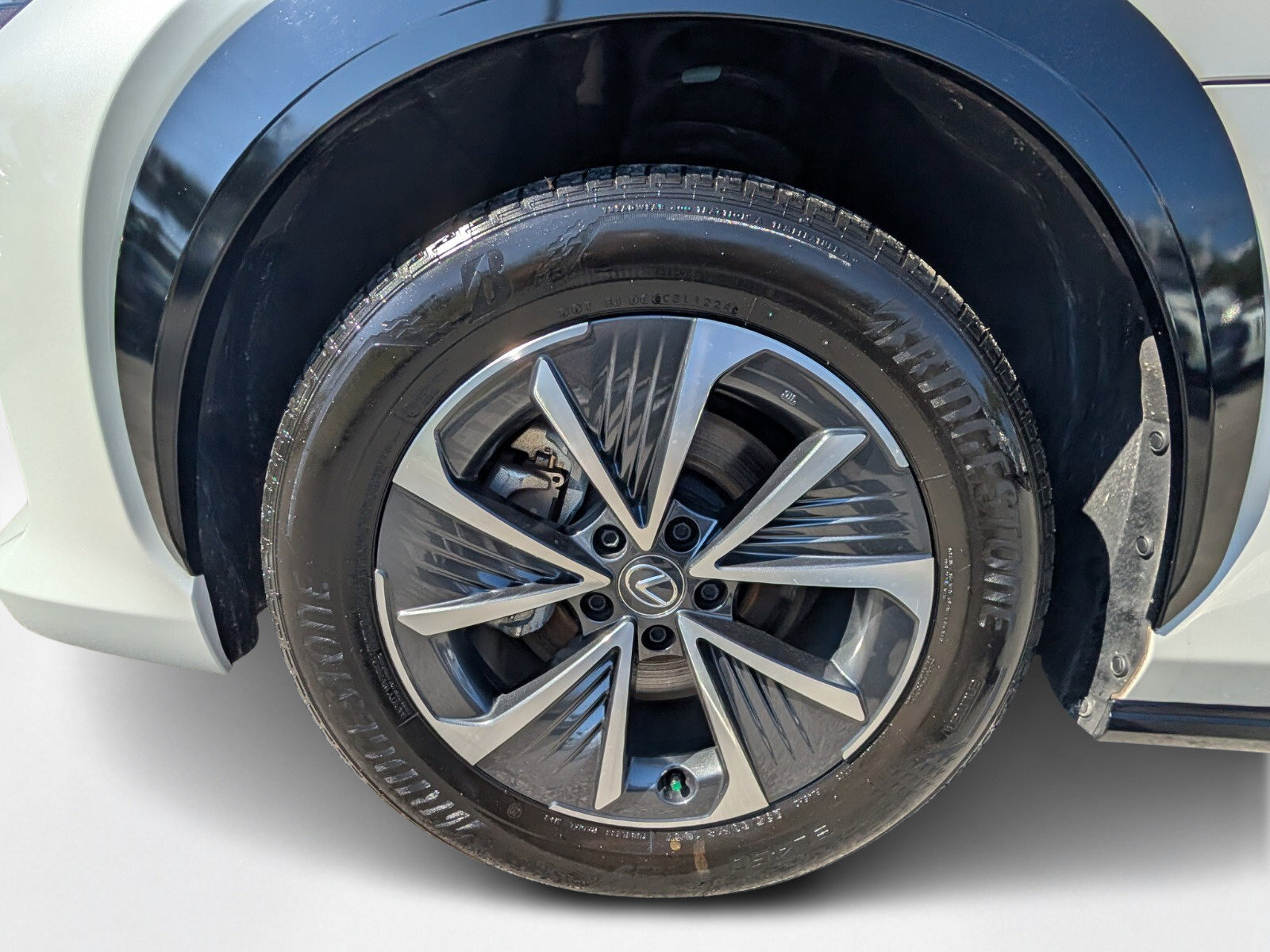 Used 2024 Lexus RZ 300e Premium image 9