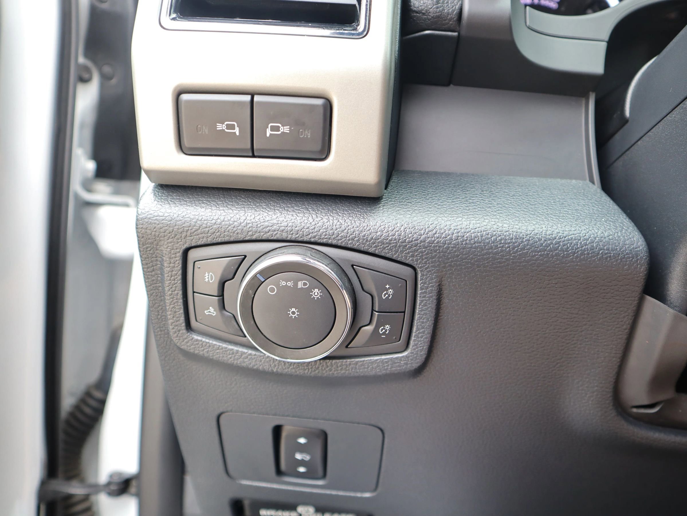 Used 2022 Ford F350 Lariat w/ Tremor Off-Road Package image 22