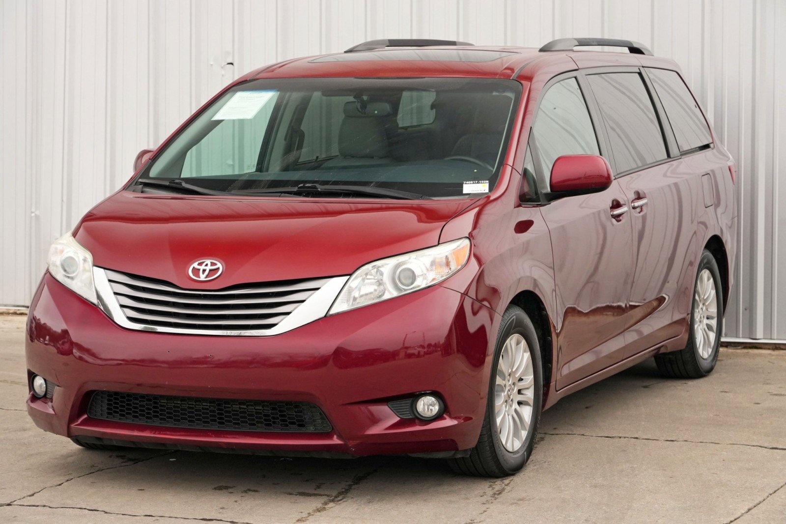 Used 2016 Toyota Sienna XLE FWD image 44