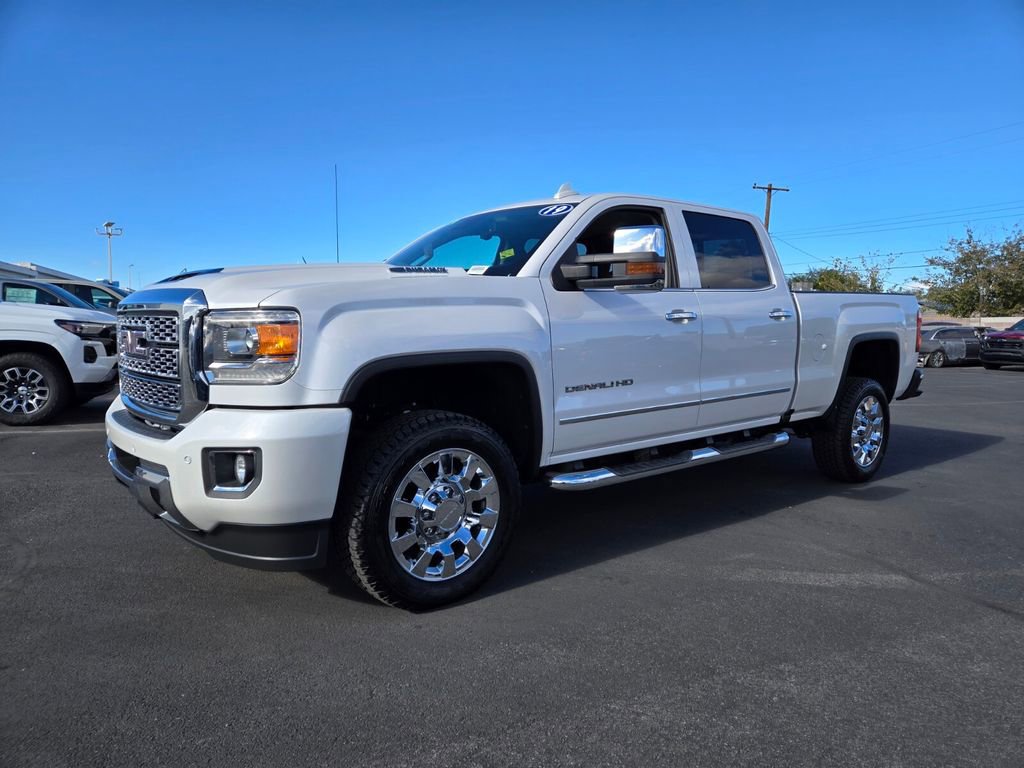 Used 2019 GMC Sierra 2500 Denali w/ Duramax Plus Package image 2