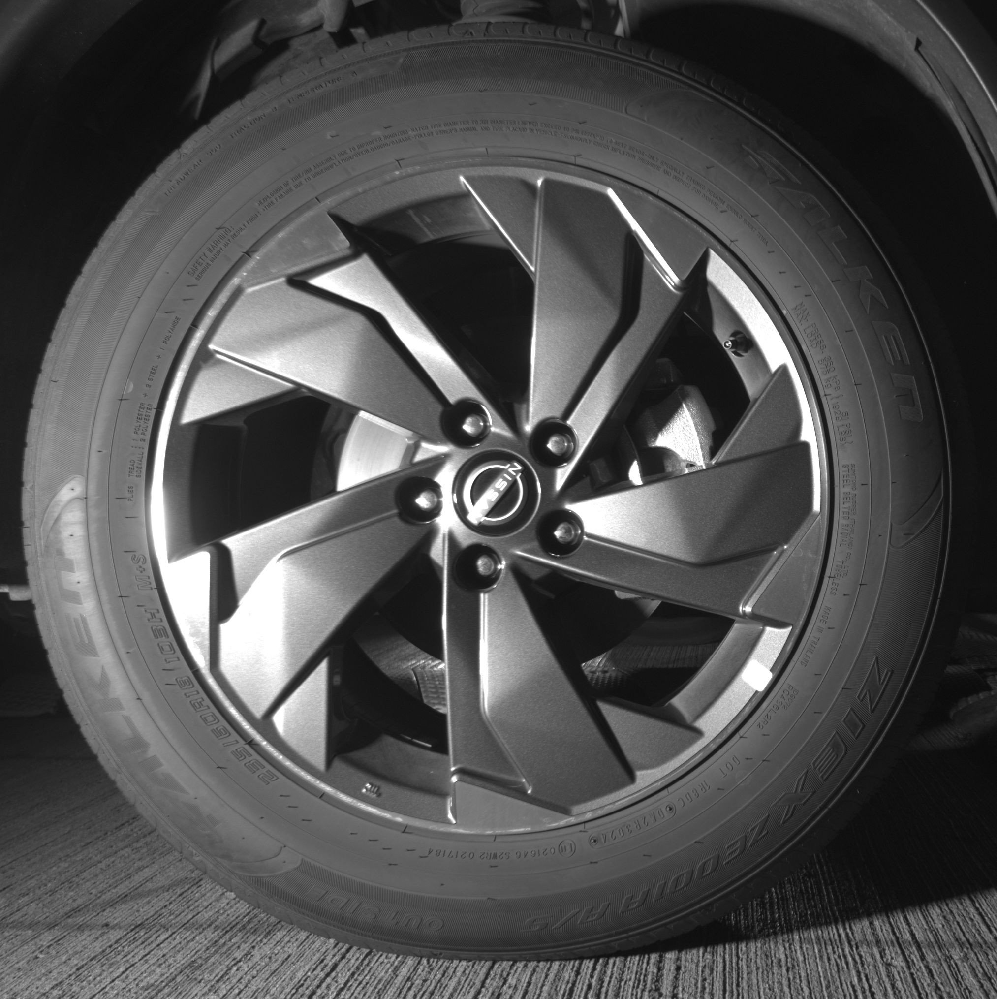 Used 2025 Nissan Rogue SV image 13