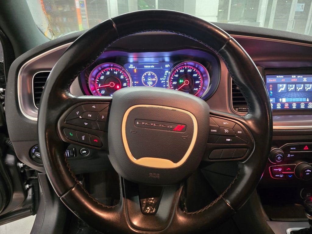 Used 2022 Dodge Charger SXT RWD image 16