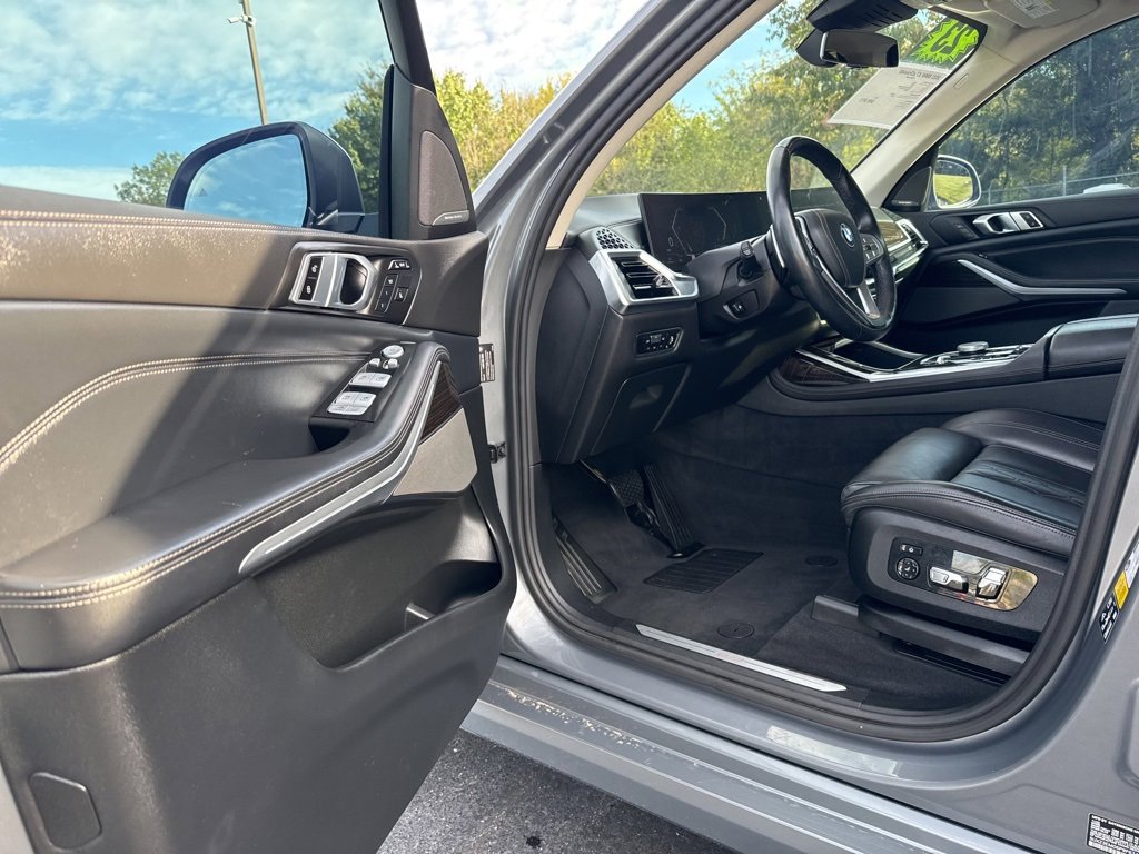 Used 2023 BMW X7 xDrive40i image 10