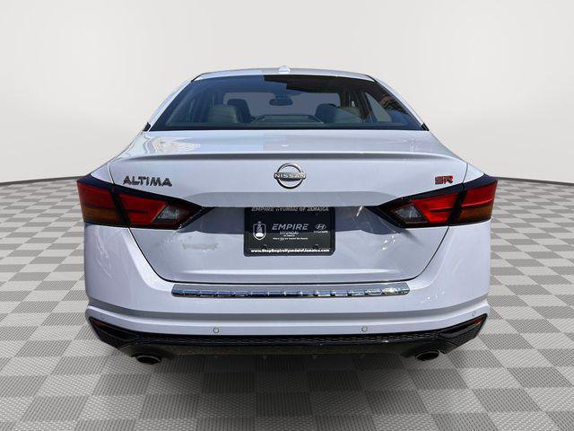 Used 2023 Nissan Altima 2.5 SR w/ SR Premium Package FWD image 4