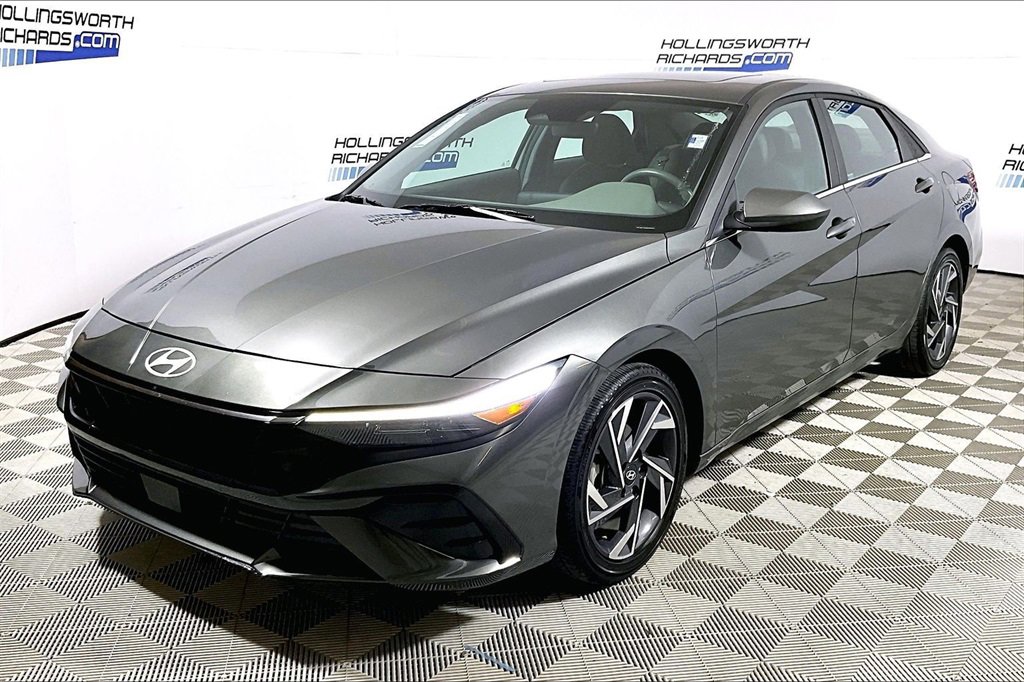 Used 2025 Hyundai Elantra SEL video 1