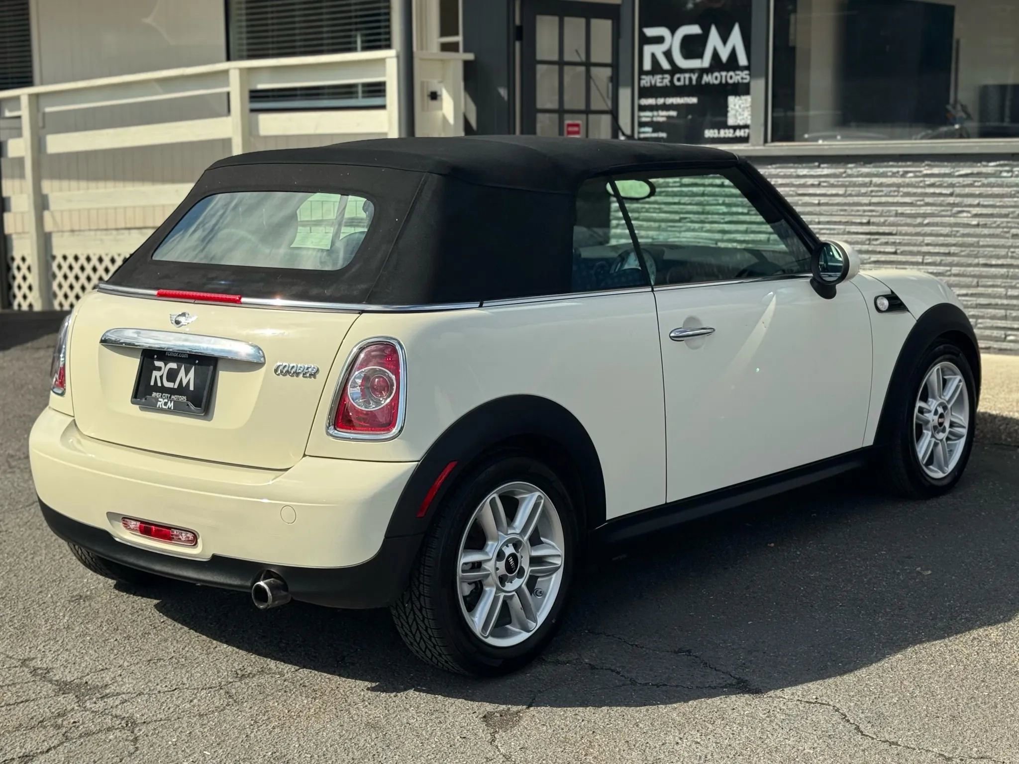 Used 2012 MINI Cooper Convertible image 5
