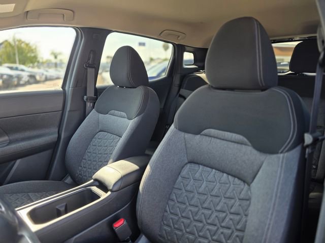 Used 2025 Nissan Kicks SV image 16