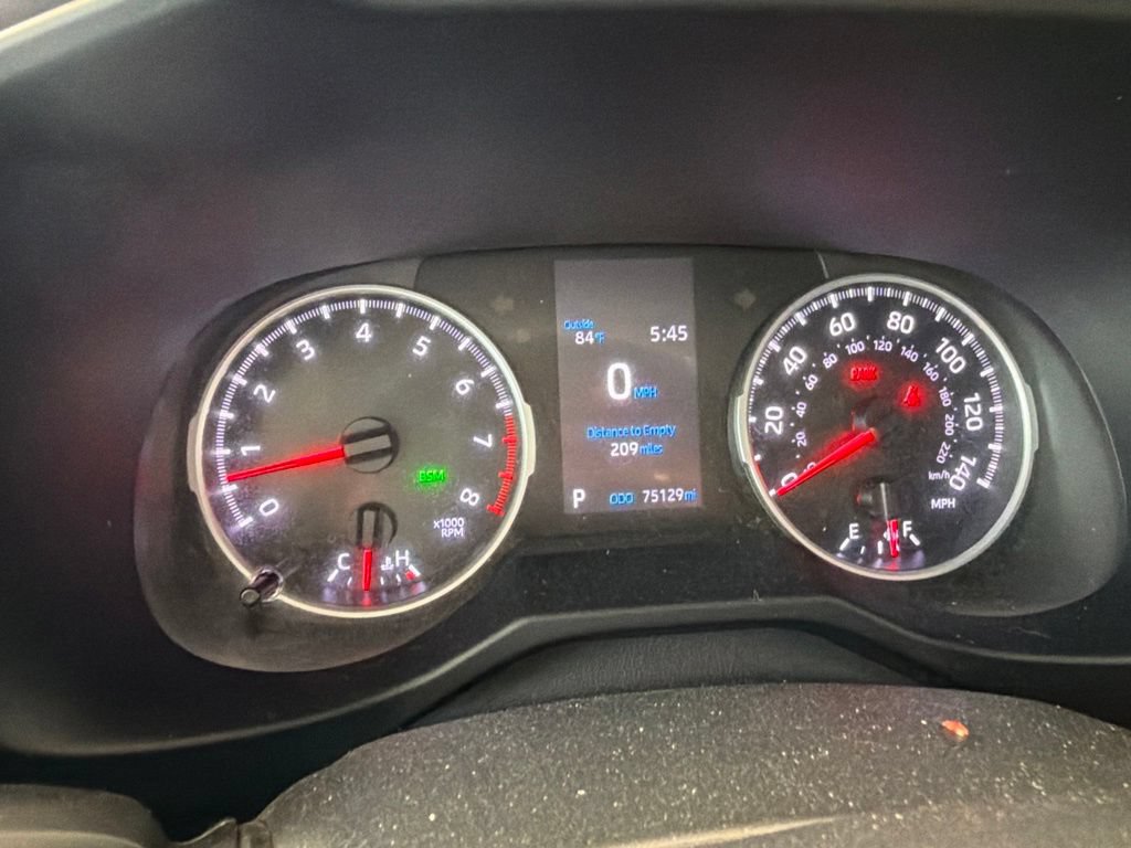 Used 2021 Toyota RAV4 XLE FWD image 10