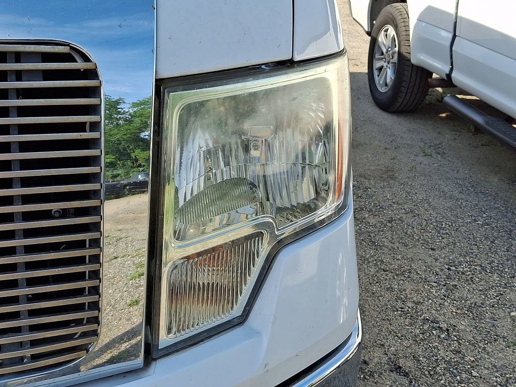 Used 2013 Ford F150 XLT w/ Luxury Equipment Group AWD/4WD image 9