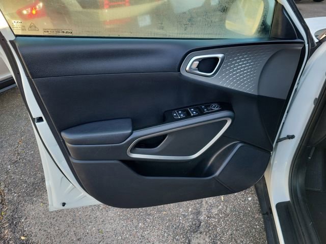Used 2023 Kia Soul LX image 10