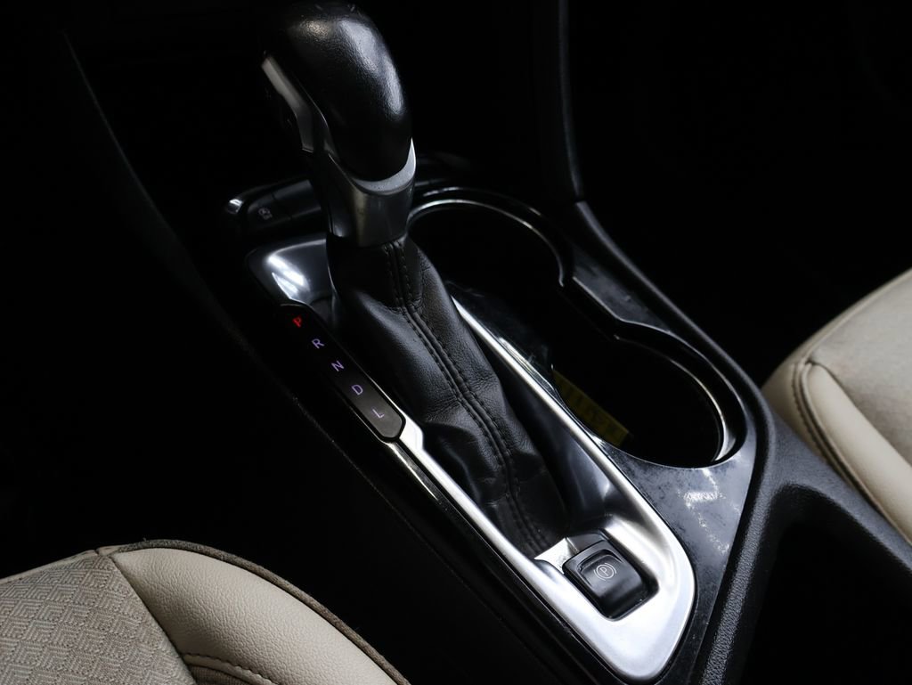 Used 2021 Buick Encore GX Select image 24