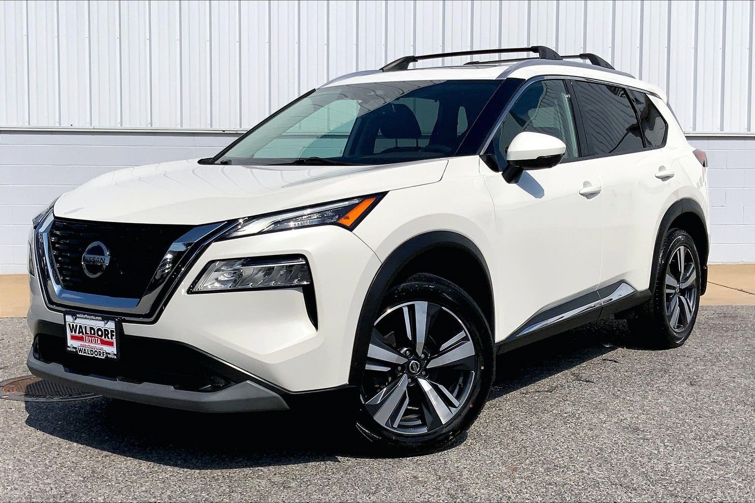 Used 2021 Nissan Rogue SL AWD/4WD image 2