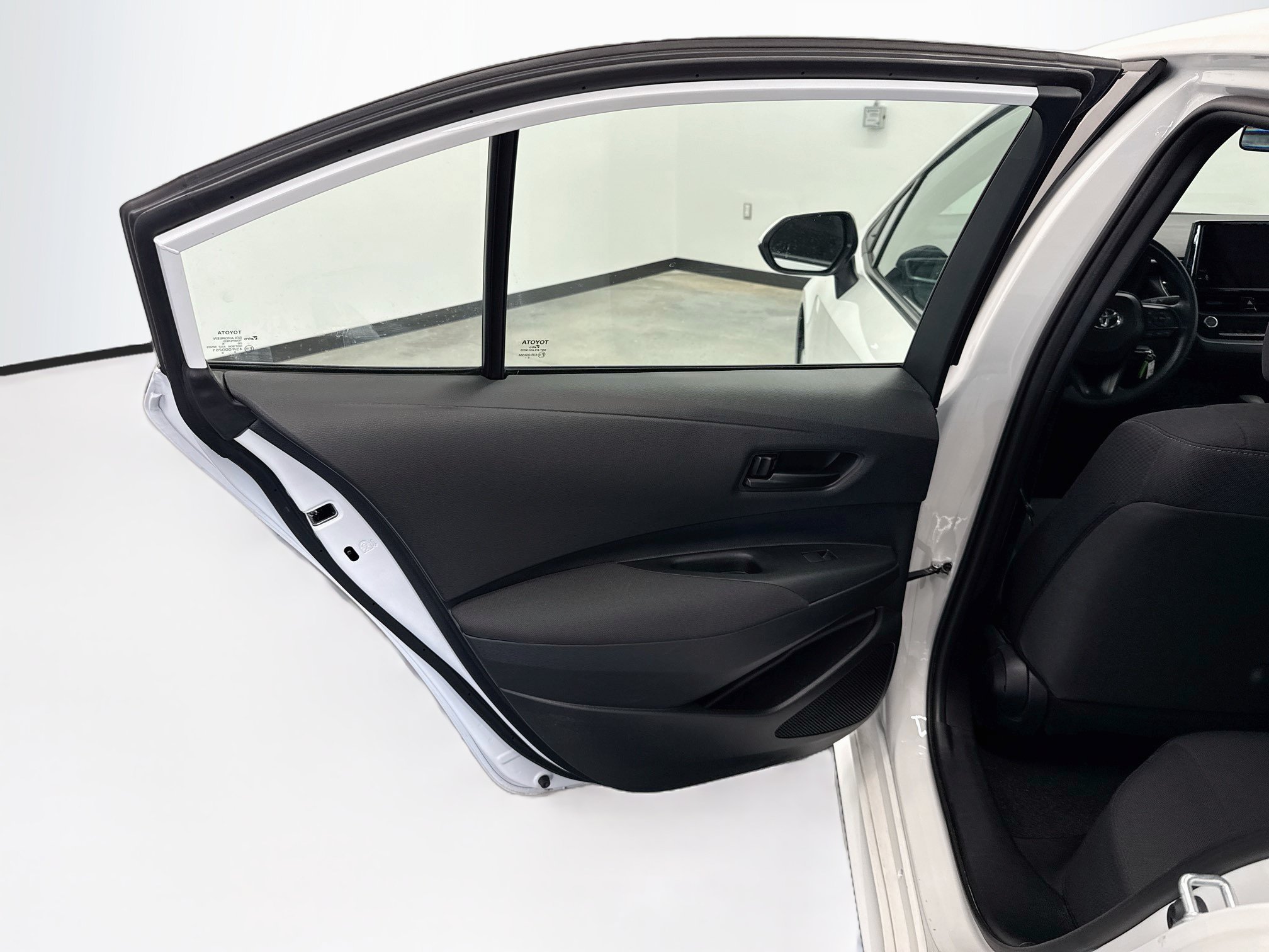 Used 2026 Toyota Corolla LE FWD image 25