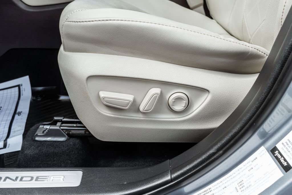 Used 2020 Toyota Highlander Platinum image 28