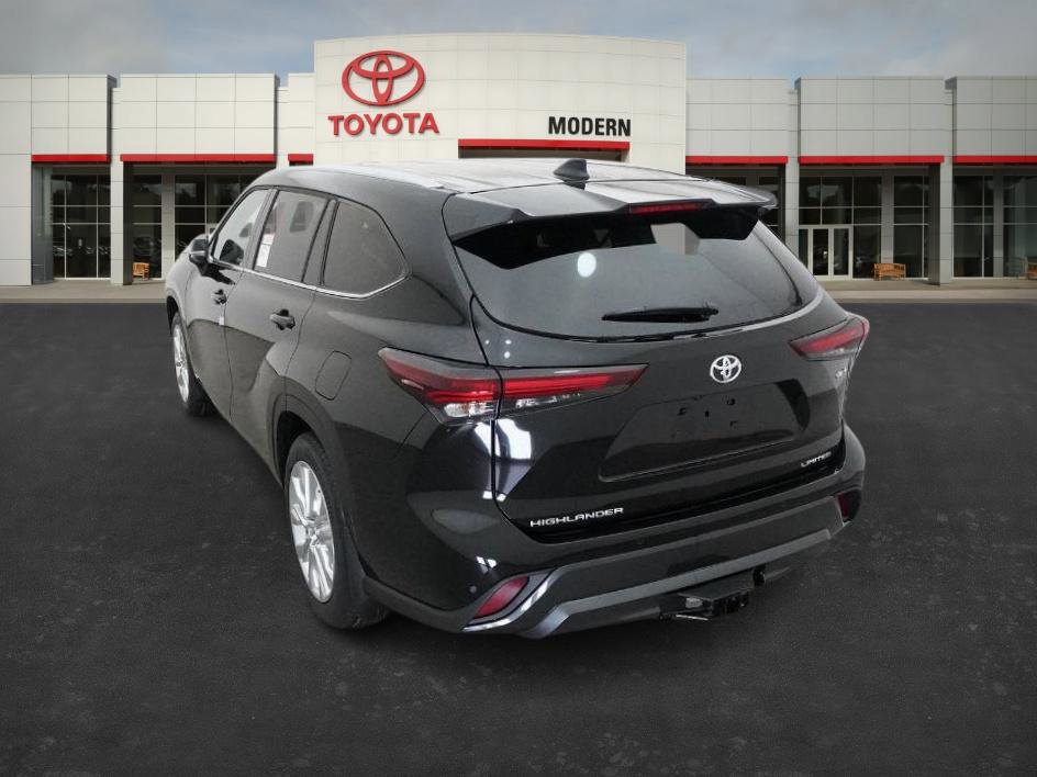 New 2026 Toyota Highlander Limited image 16