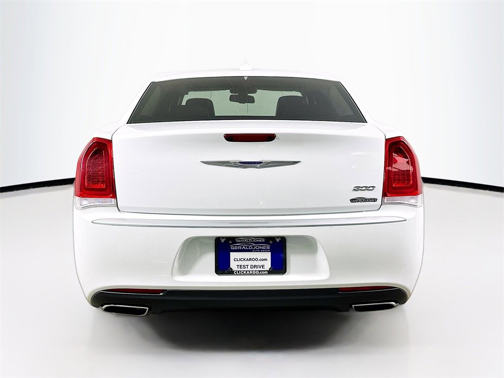 Used 2020 Chrysler 300 Touring L w/ Value Package image 15