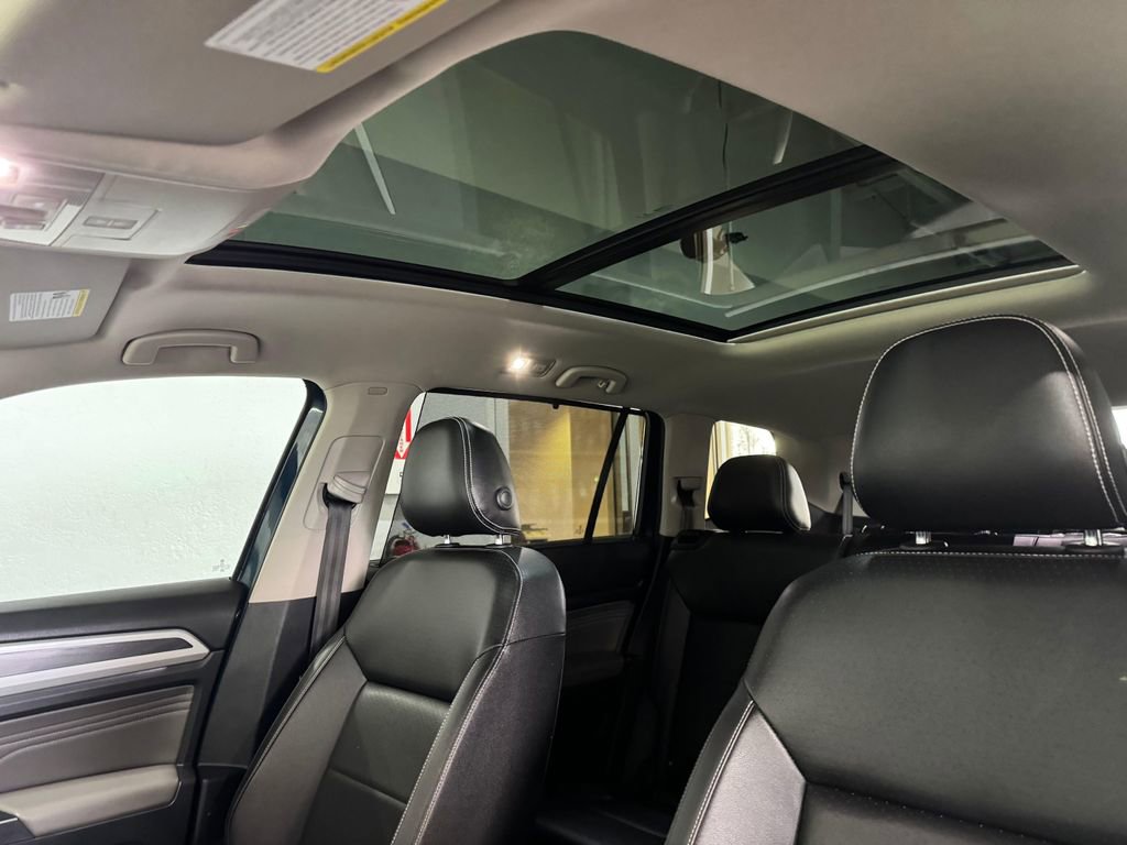 Used 2021 Volkswagen Atlas SEL R-Line image 23