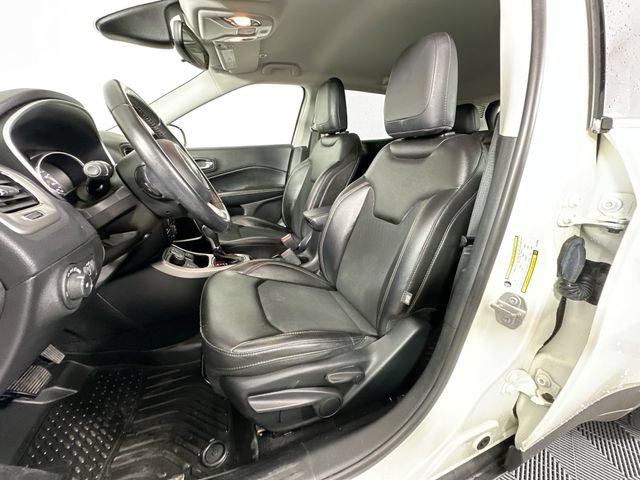 Used 2019 Jeep Compass Latitude AWD/4WD image 16