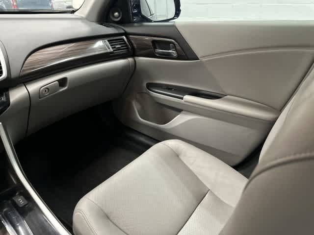 Used 2017 Honda Accord EX-L image 13
