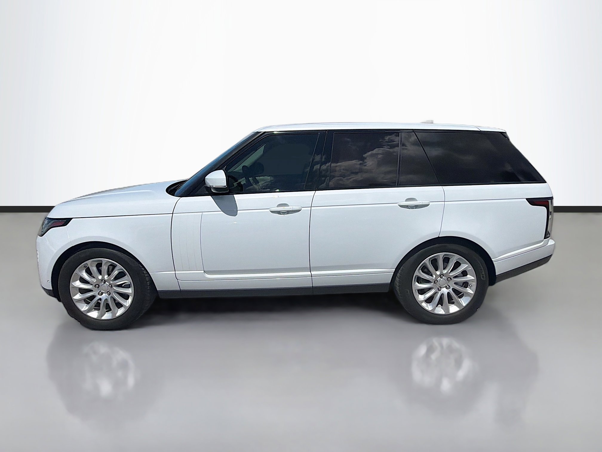 Used 2019 Land Rover Range Rover HSE image 2
