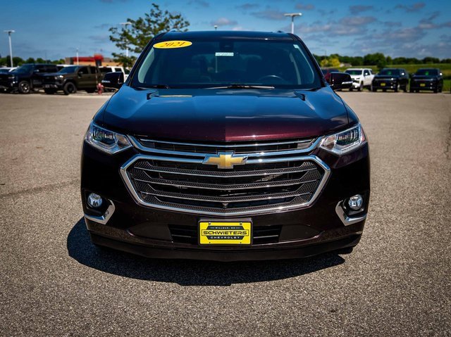 Used 2021 Chevrolet Traverse Premier image 2