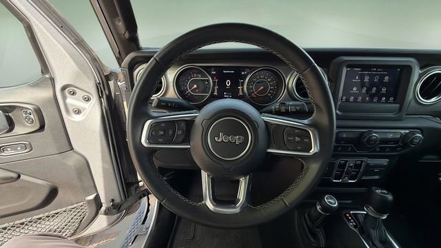 Used 2018 Jeep Wrangler Unlimited Sahara image 12