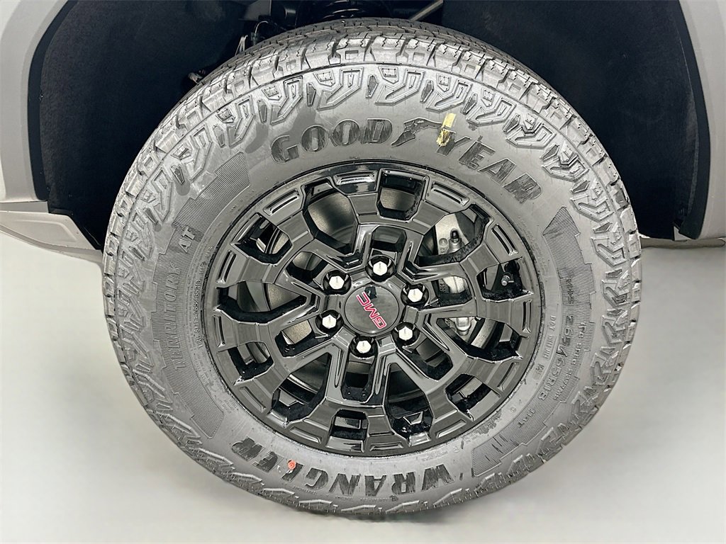 New 2026 GMC Canyon Elevation w/ Convenience Package image 32