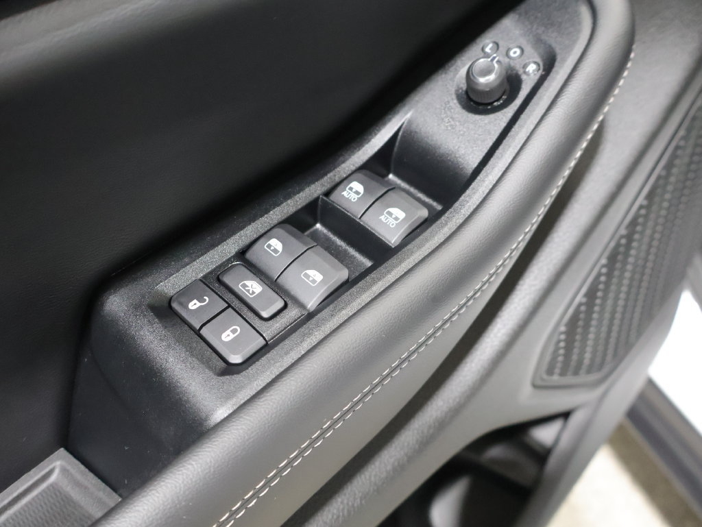 Certified 2023 Jeep Grand Cherokee Laredo AWD/4WD image 15