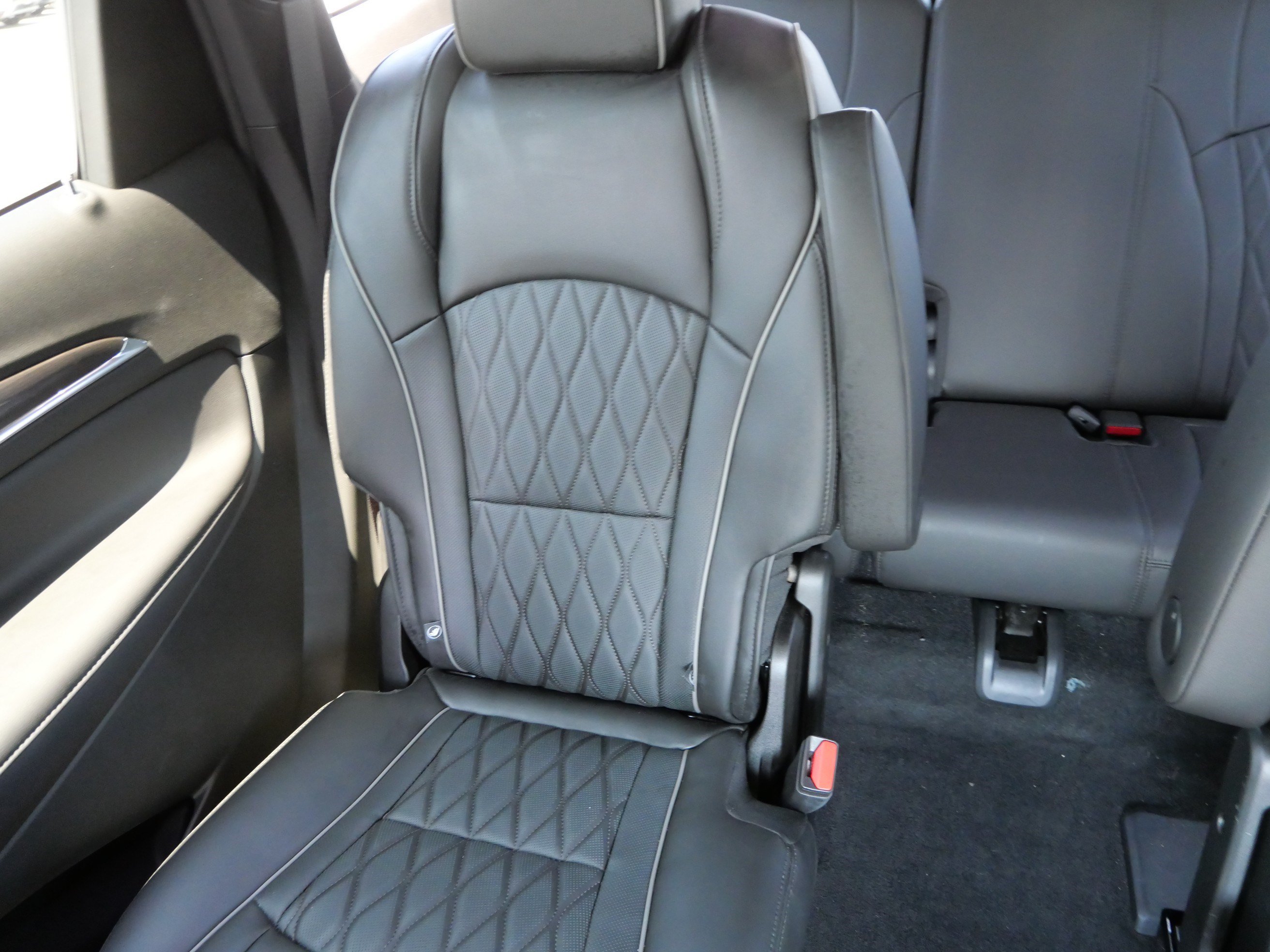 Used 2023 Buick Enclave Avenir w/ Avenir Technology Package AWD/4WD image 12