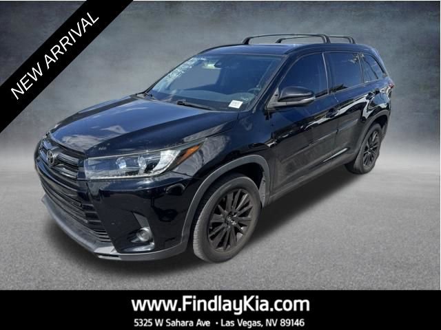 Used 2019 Toyota Highlander SE w/ Carpet Mat Package (TMS)