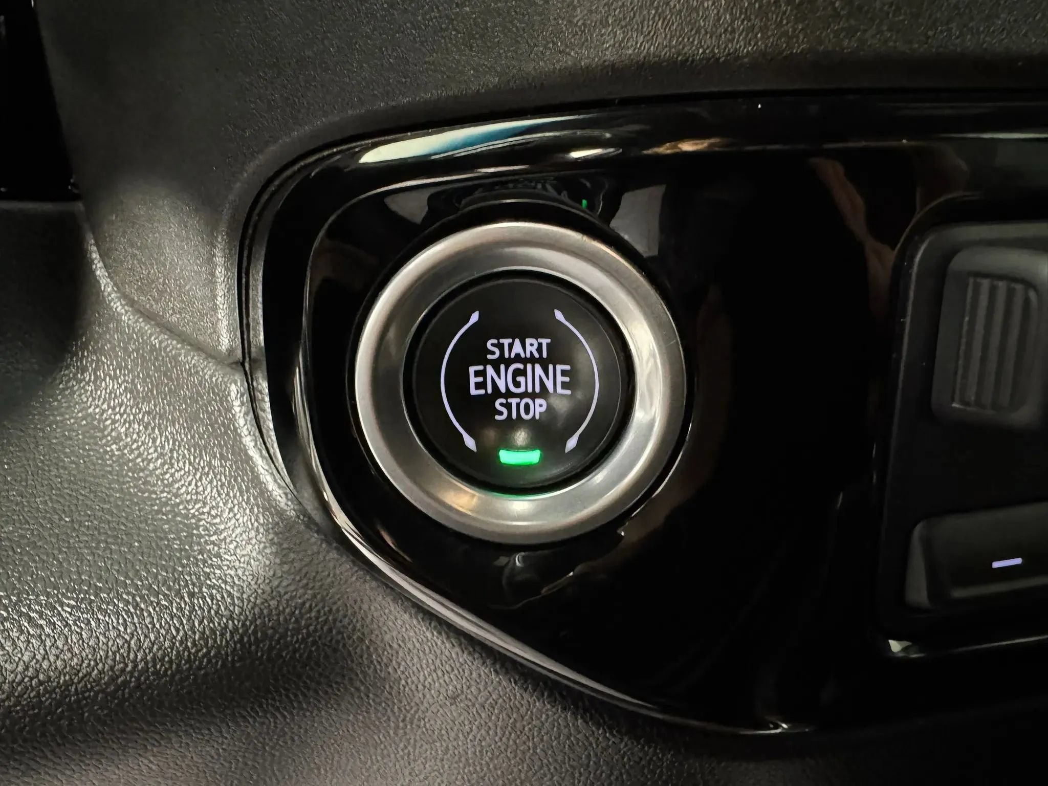 Used 2022 GMC Sierra 1500 Elevation AWD/4WD image 17