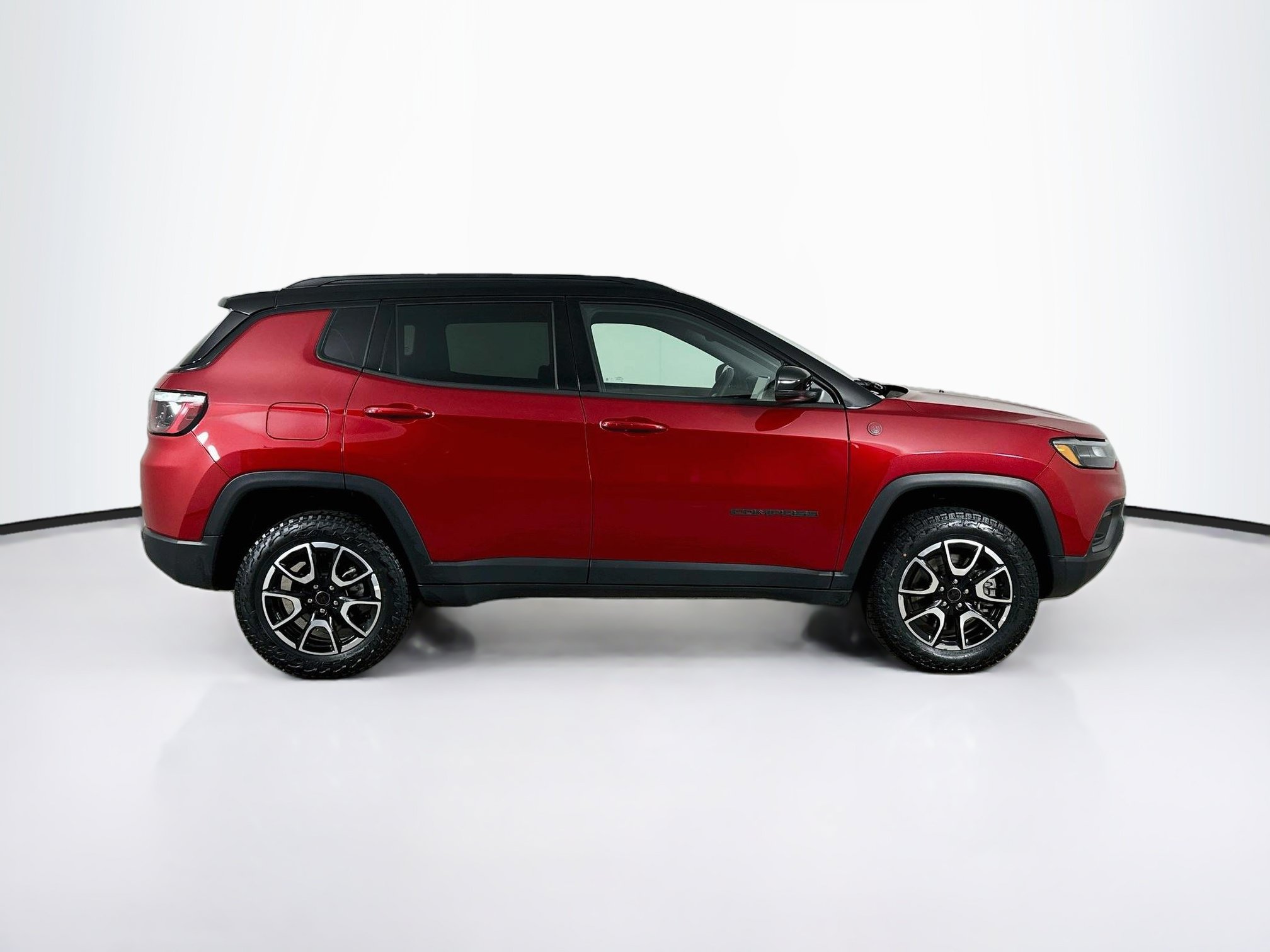 Used 2025 Jeep Compass Trailhawk AWD/4WD image 10