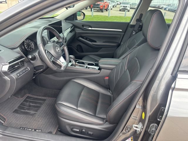 Used 2023 Nissan Altima 2.0 SR FWD image 16