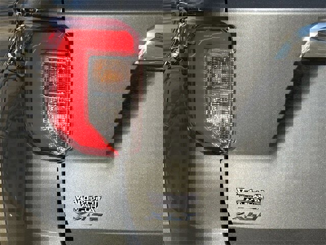 Used 2023 Ford Explorer XLT image 7