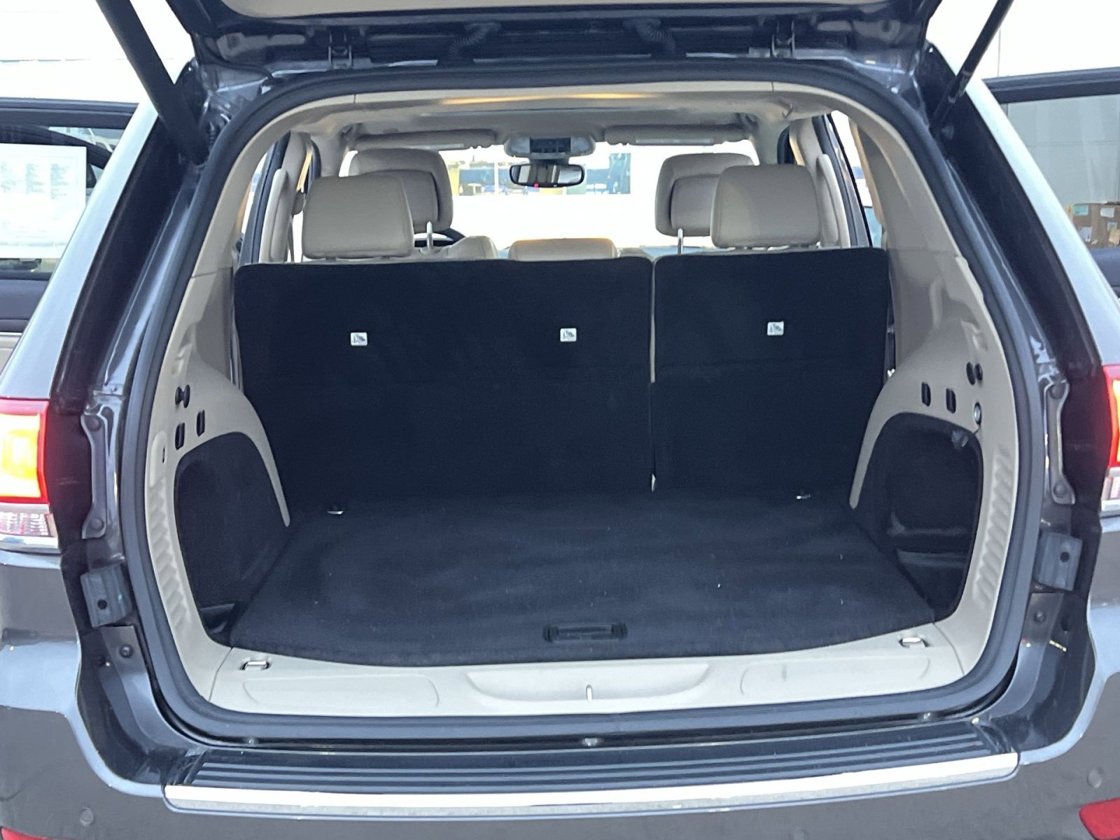 Used 2020 Jeep Grand Cherokee Limited image 26