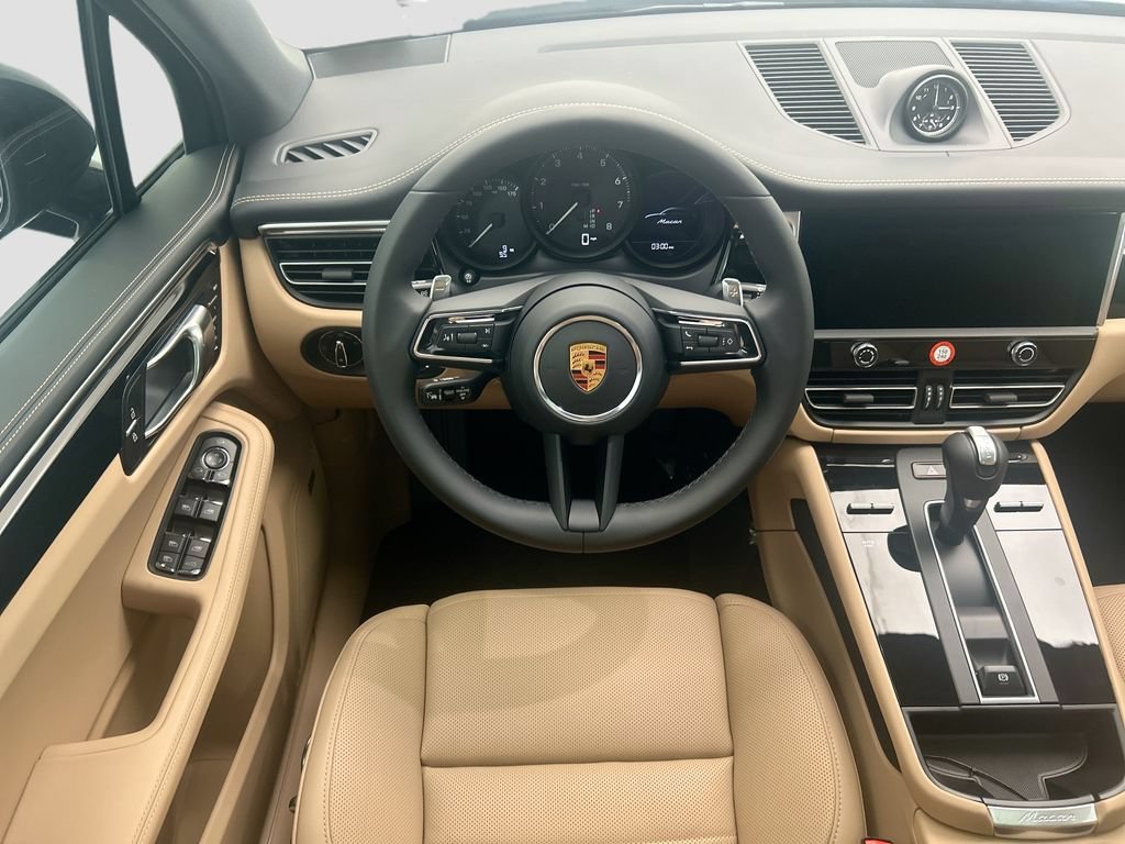 Used 2026 Porsche Macan AWD/4WD image 12