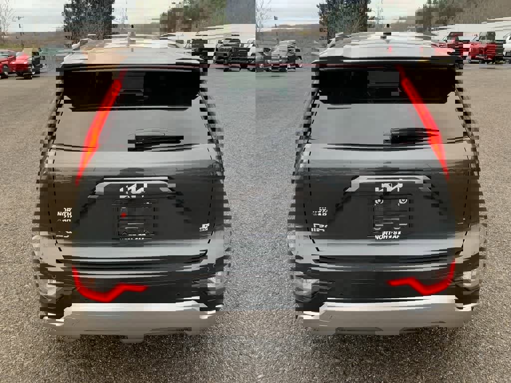 Used 2025 Kia Niro EX image 4