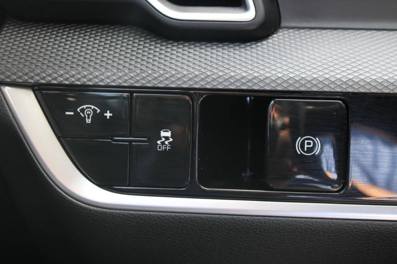 Used 2024 Kia Sportage LX image 15