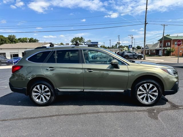 Used 2018 Subaru Outback 3.6R Touring w/ Popular Package #3 AWD/4WD image 9