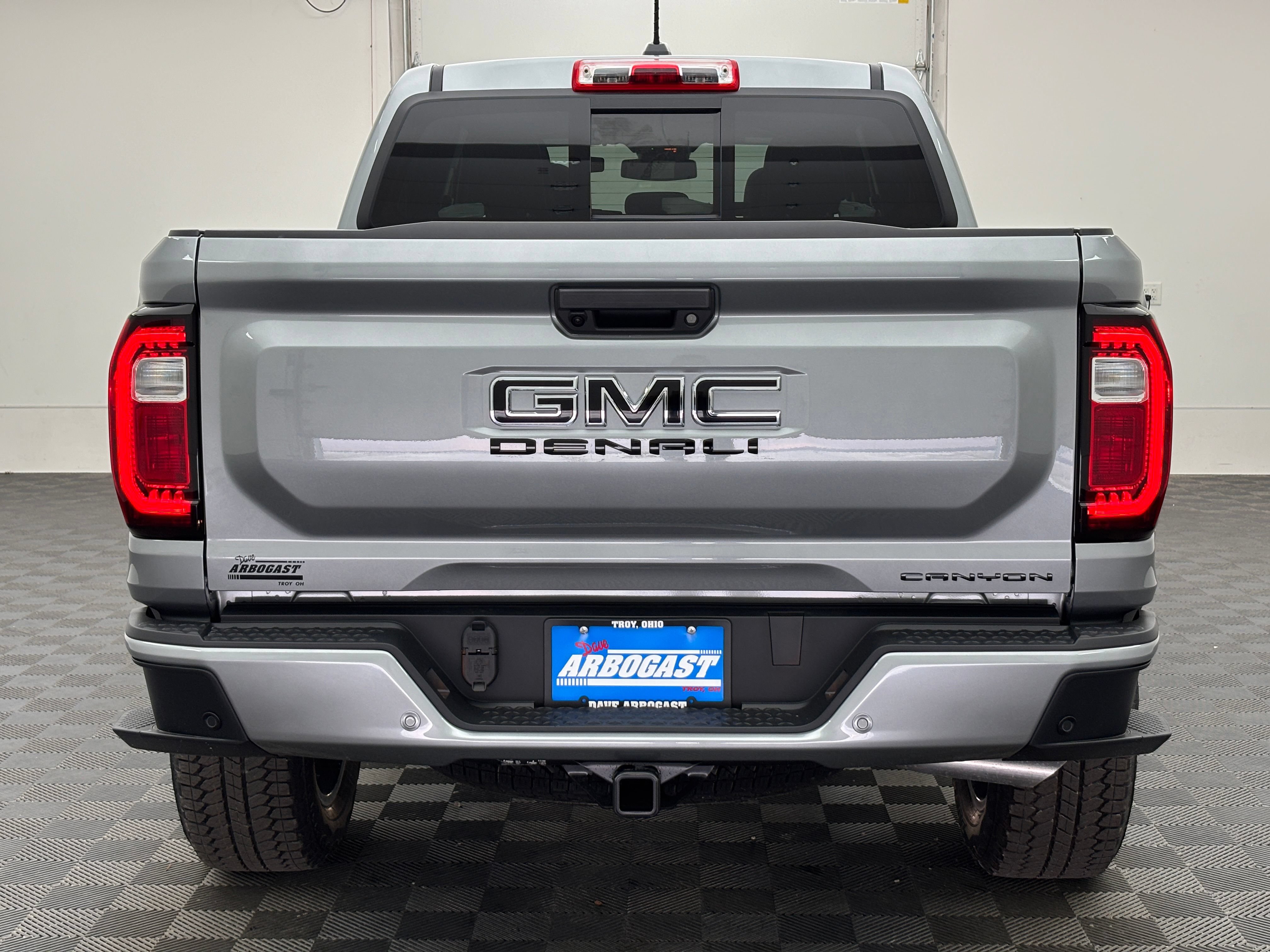 New 2026 GMC Canyon Denali w/ LPO, Black Badging Package AWD/4WD image 9