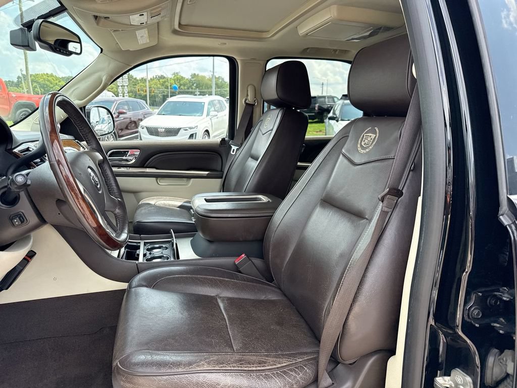 Used 2014 Cadillac Escalade Platinum AWD/4WD image 16