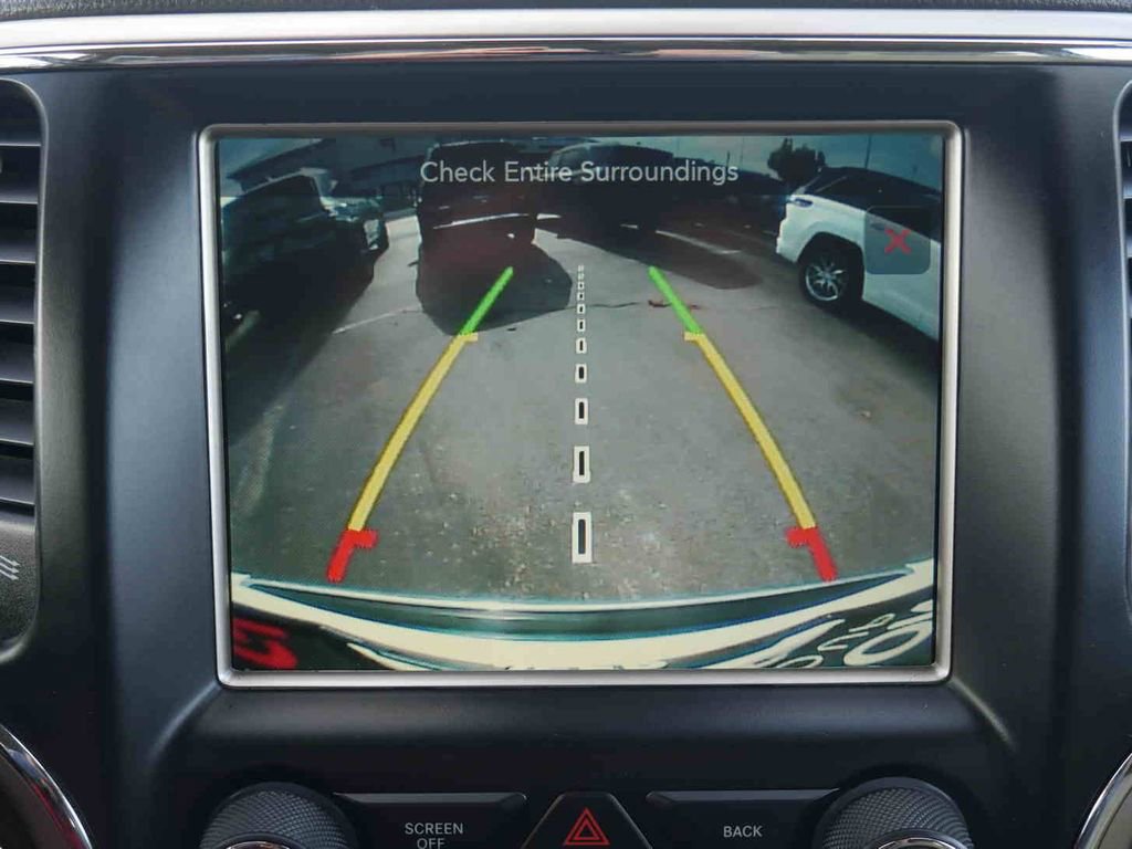 Used 2017 Jeep Grand Cherokee Overland w/ Jeep Active Safety Group image 39