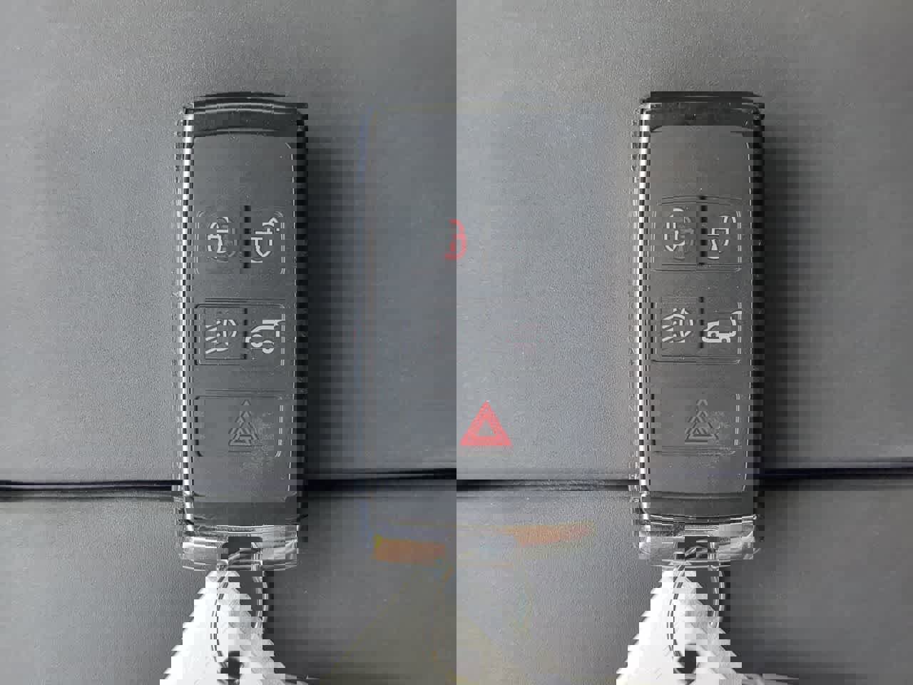 Certified 2025 Land Rover Range Rover Velar Dynamic SE image 35