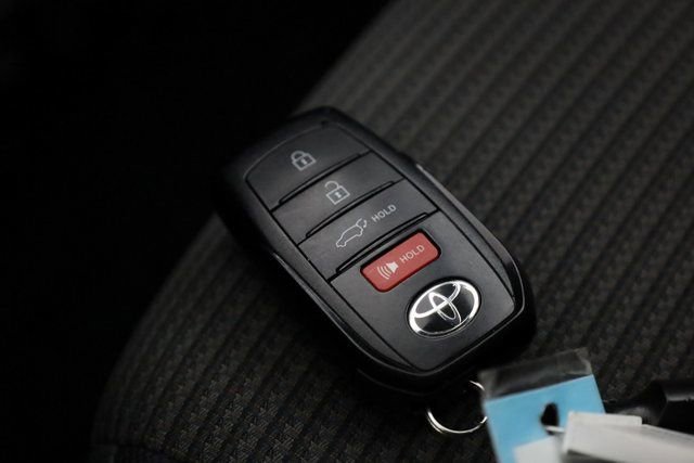 Used 2024 Toyota Highlander LE image 30