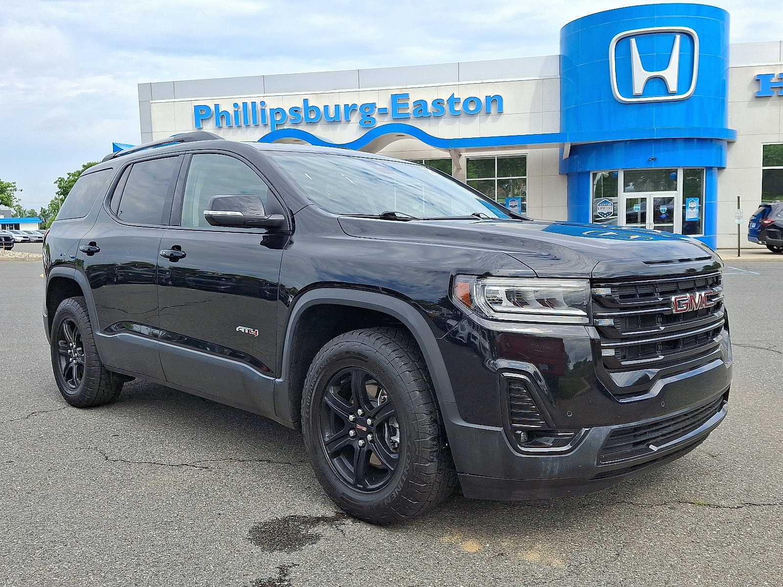 Used 2021 GMC Acadia AT4 w/ Trailering Package