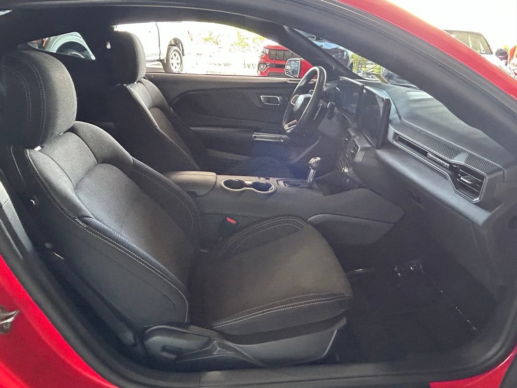 Used 2025 Ford Mustang GT RWD image 30